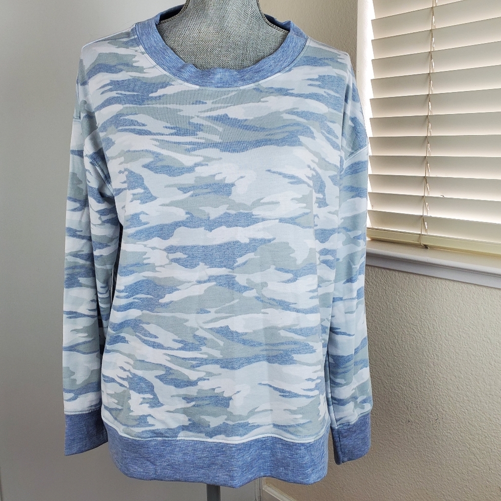 Splendid Blue Gray and White Camo Print Sweatshirt Small NWT